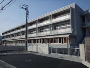 富士市立岩松小学校　新校舎